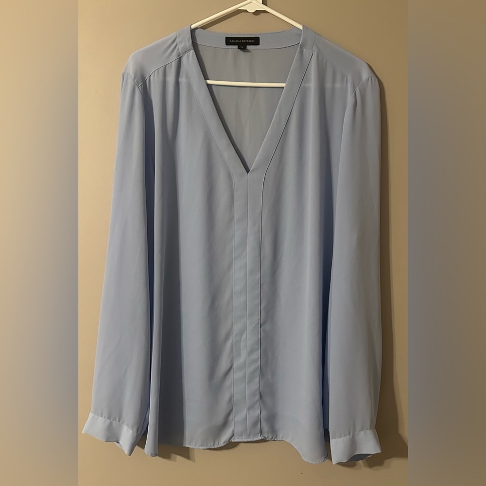 BANANA REPUBLIC size XL light blue long sleeved, V-neck, semi-sheer blouse